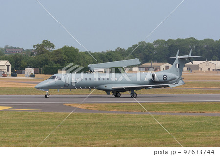 ギリシャ空軍EMB-145H早期警戒管制機離陸 92633744