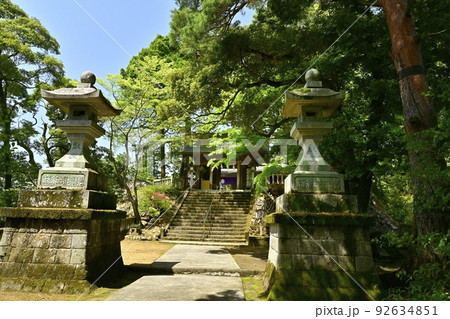 佐野市唐沢山城跡の唐沢山神社の石灯籠 佐野市唐沢山城跡の唐沢山神社の石灯籠 92634851