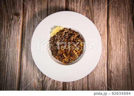 VEGAN LEBANESE LENTILS WITH GOLDEN ONIONS AND RICE RECIPE , MDARDARA B'RIZ 92634894