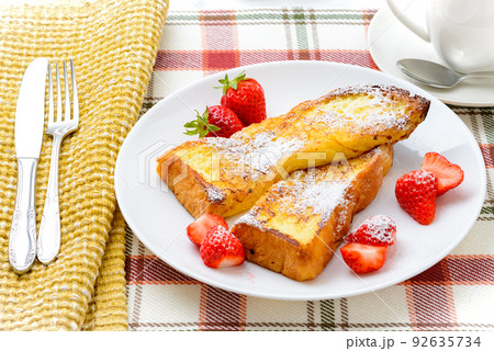 フレンチトースト フワフワで美味しいフレンチトースト フレンチトースト フワフワで美味しいフレンチトースト 92635734