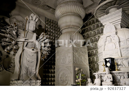 壷阪寺　奈良県 92637327