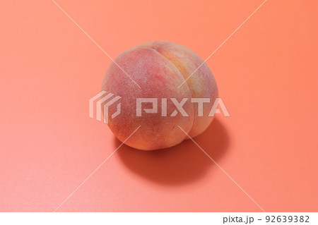 桃 桃 92639382
