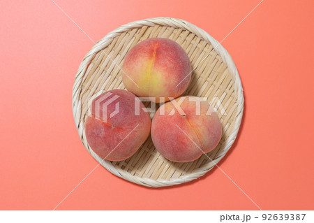 桃 桃 92639387