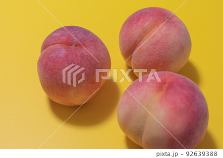 桃 桃 92639388
