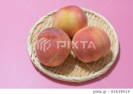 もも もも 92639419
