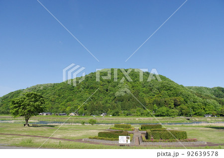 村国山 福井県越前市　日野川河川緑地公園からの眺め 92639578
