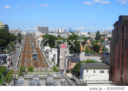 7月　世田谷1076小田急線電車と六本木ヒルズ･成城学園前駅 92639585