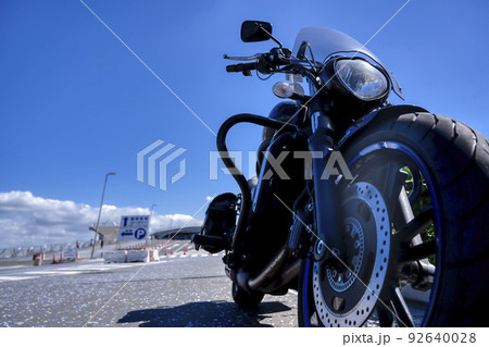 大型アメリカンバイクと大さん橋 92640028