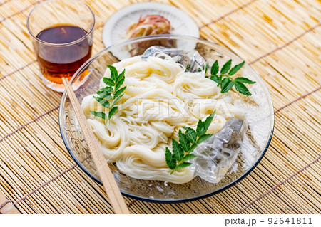 Somen noodles. 92641811