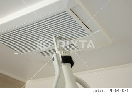 主婦の日常お風呂の換気扇清掃 主婦の日常お風呂の換気扇清掃 92642871