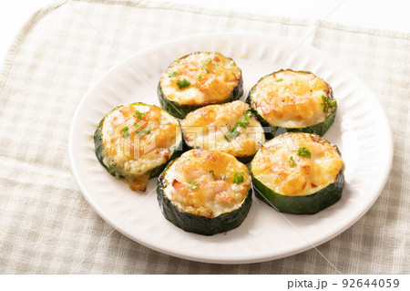 ズッキーニのチーズ焼き ズッキーニのチーズ焼き 92644059