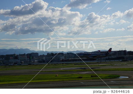 福岡空港の飛行機 福岡空港の飛行機 92644616