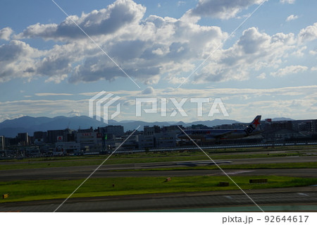福岡空港の飛行機 福岡空港の飛行機 92644617