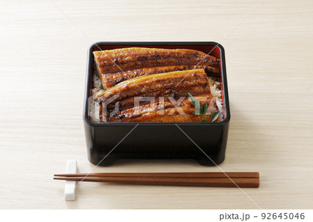 鹿児島県産のうなぎを使ったうな重 92645046