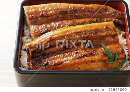 鹿児島県産のうなぎを使ったうな重 92645060