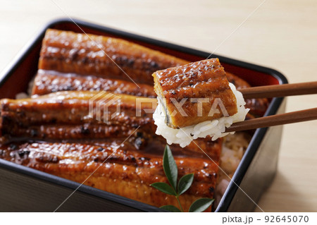 鹿児島県産のうなぎを使ったうな重 92645070