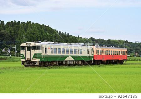 小湊鐵道 上総川間 キハ40-4+キハ214 小湊鐵道 上総川間 キハ40-4+キハ214 92647135
