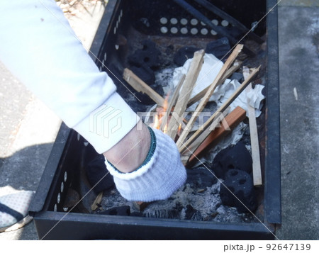 火起こし ~beginning a Fire 火起こし ~beginning a Fire 92647139