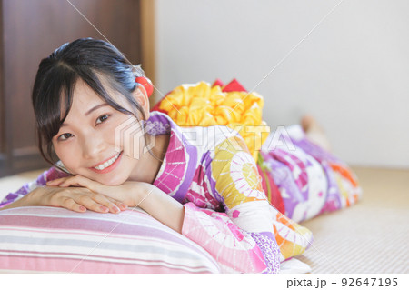 浴衣　女子　ポートレート 92647195