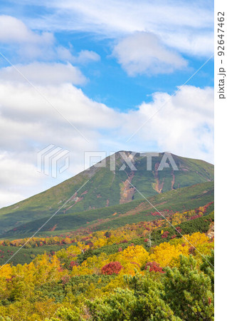 十勝望岳台のガレ場の上からの眺め「秋の北海道」 十勝望岳台のガレ場の上からの眺め「秋の北海道」 92647462
