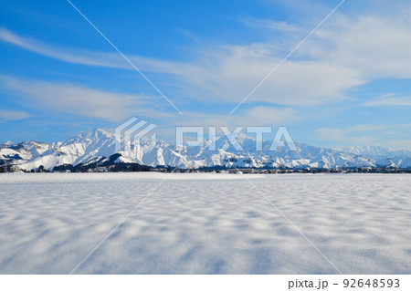 青空と越後三山（新潟県） 92648593