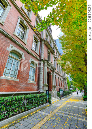 東京 秋の千代田区 丸の内の都市風景 三菱一号館美術館 東京 秋の千代田区 丸の内の都市風景 三菱一号館美術館 92650326
