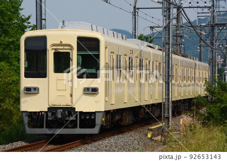 単線区間をゆく東武東上線の8000系 92653143