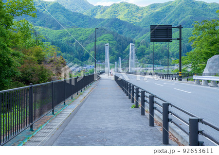 八ッ場大橋　八ッ場あがつま湖　八ッ場ダム　新緑の季節　　 92653611