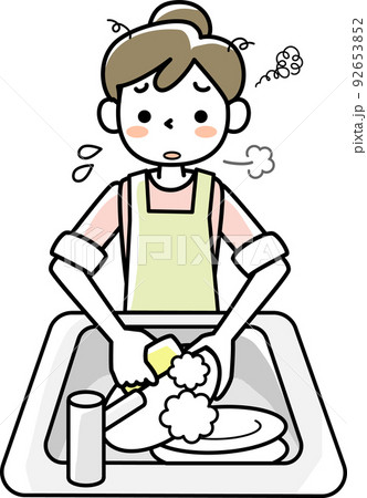 疲れた表情で食器を洗う若い女性 92653852