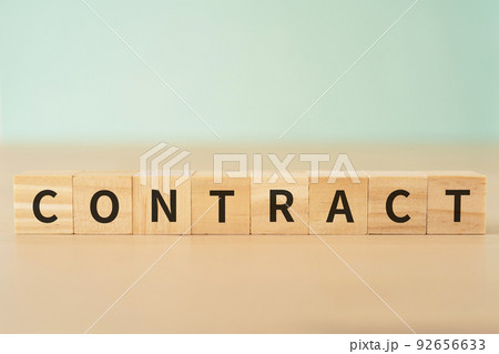 契約のイメージ|「CONTRACT」と書かれたブロック 契約のイメージ|「CONTRACT」と書かれたブロック 92656633