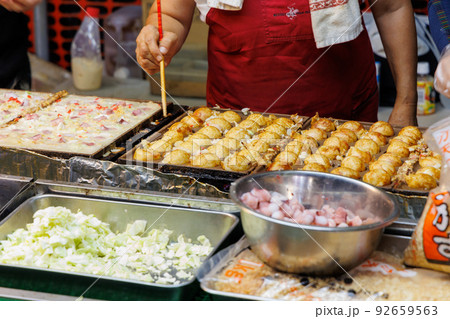 屋台のたこ焼きの写真素材 [92659563] - PIXTA