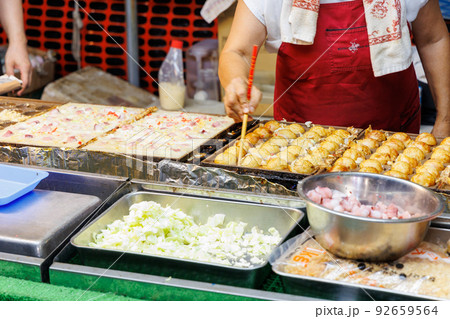屋台のたこ焼き 92659564