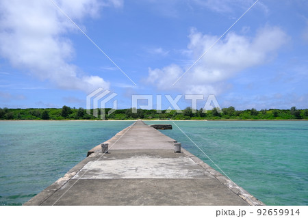 黒島の伊古桟橋から見た風景（沖縄・黒島）3 92659914