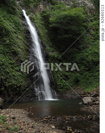 糸魚川市の不動滝 92660313