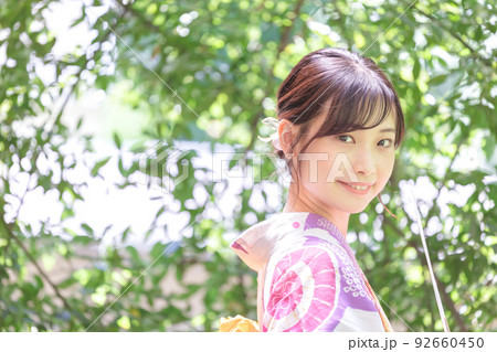 浴衣　女子　ポートレート 92660450