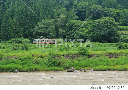 大糸線　夏の非電化区間 92661285