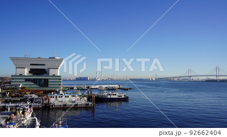 横浜、横浜港全景とベイブリッジ 横浜、横浜港全景とベイブリッジ 92662404