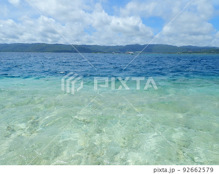 西表島の幻のビーチバラス島から見た風景 92662579