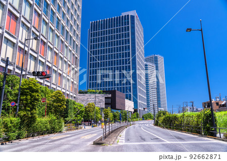 《東京都》二子玉川・オフィスビルとタワーマンションの街並み 《東京都》二子玉川・オフィスビルとタワーマンションの街並み 92662871