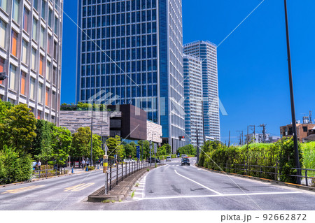 《東京都》二子玉川・オフィスビルとタワーマンションの街並み 《東京都》二子玉川・オフィスビルとタワーマンションの街並み 92662872
