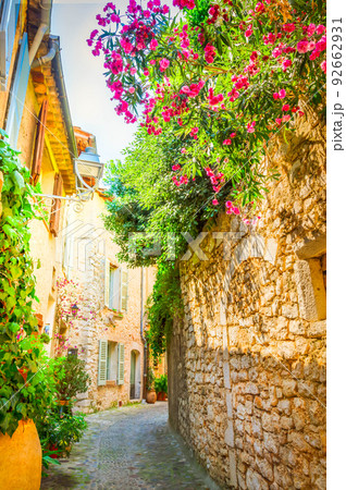 beautiful old town of Provence 92662931