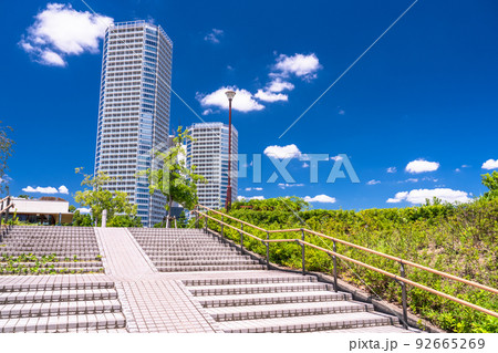 《東京都》二子玉川の街並み・タワーマンションの風景 92665269
