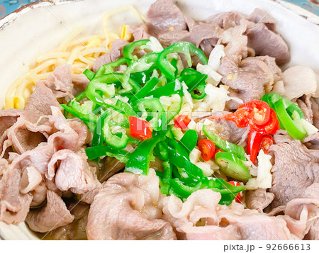 中国四川料理・酸湯肥牛（牛肉の辛酸旨煮） 92666613