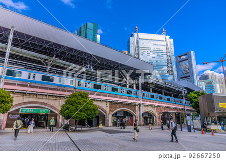日本の東京都市景観 新橋駅などを望む 日本の東京都市景観 新橋駅などを望む 92667250