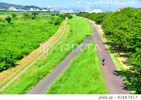 稲城大橋/多摩川より是政橋(府中多摩川かぜのみち)方面を望む(東京都府中市)【2022.7】 稲城大橋/多摩川より是政橋(府中多摩川かぜのみち)方面を望む(東京都府中市)【2022.7】 92667917