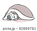 布団に引きこもりスマホを見る女性　イラスト 92669781
