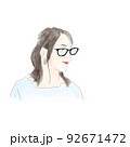メガネ　ロングヘア女性 92671472