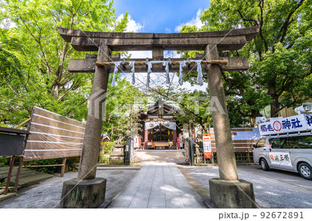 日本の川崎都市景観　緑に包まれた川崎の稲毛神社 92672891