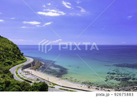 福岡県 糸島市  糸島絶景ドライブコース　二見ヶ浦の美しい海 92675883