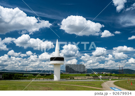 夏の淀川河川公園枚方地区風景 夏の淀川河川公園枚方地区風景 92679934